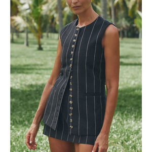 Dissh 'Cara' Black Pinstripe Skort Size 4